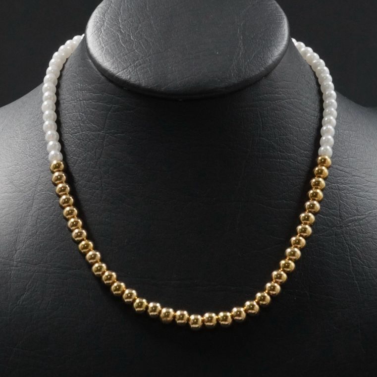 COLLAR PERLAS BLANCO DORADO MITAD